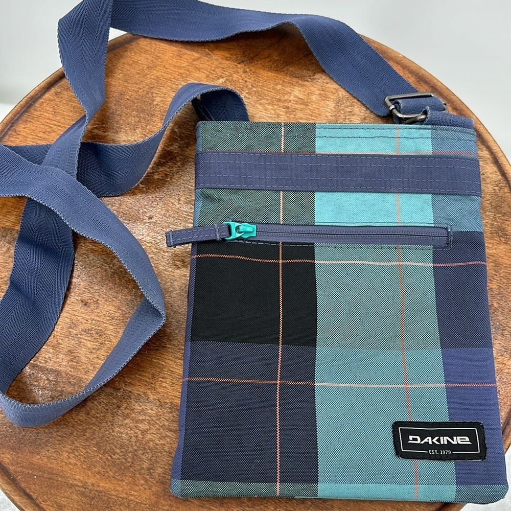 Dakine Crossbody Purse Bag Blue Green Plaid Adjustable Strap